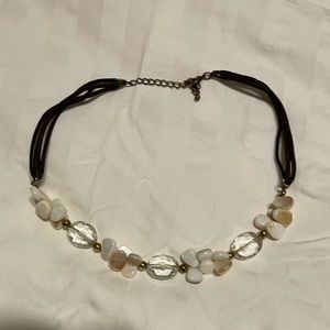 mother of Pearl and leather necklace chic and versatile